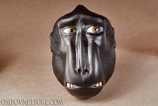 Black macaque mask-netsuke