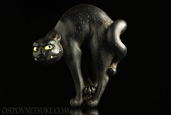 The Do you want to meet my claw? Netsuke