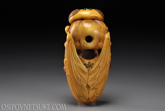 Wild Bee Netsuke